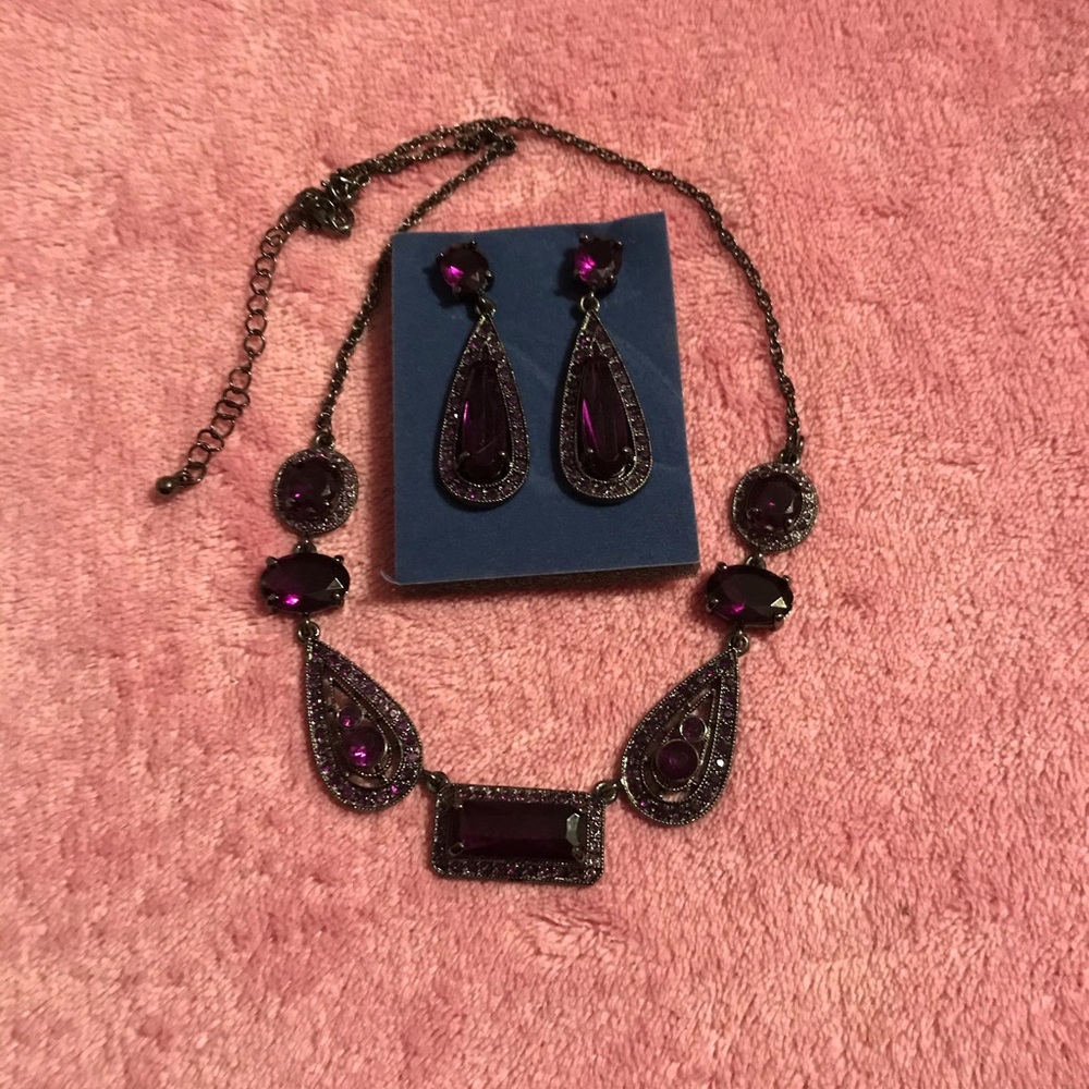 Elegant Barcelona Style Necklace Set